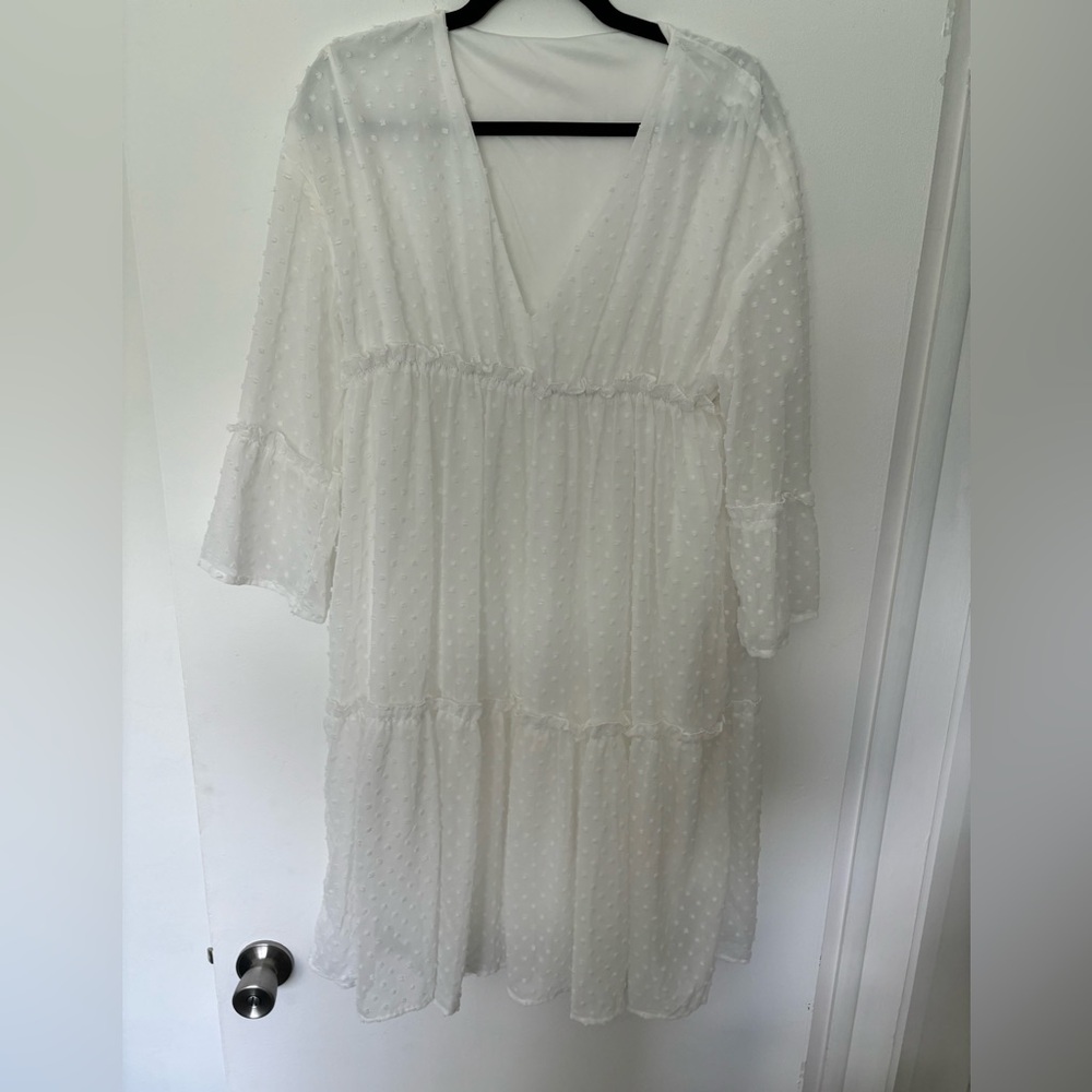 White SheIn Long sleeve mini Dress. Fits like a medium but no size on the tag.
